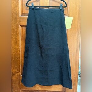 Elegant Black Faux-Suede Skirt